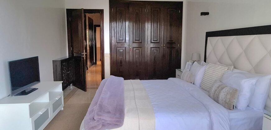 SUBLIME APPARTEMENT VUE SUR MER À AIN DIAB À LOUER MEUBLÉ