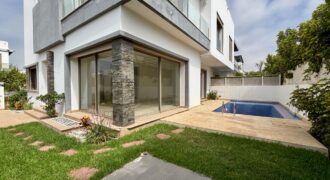 SUPER VILLA JUMELÉE À VENDRE À DAR BOUAZZA SUR 306M² DE TERRAIN