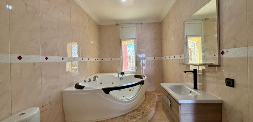 Belle Villa à Vendre Quartier Nawras à Dar Bouazza