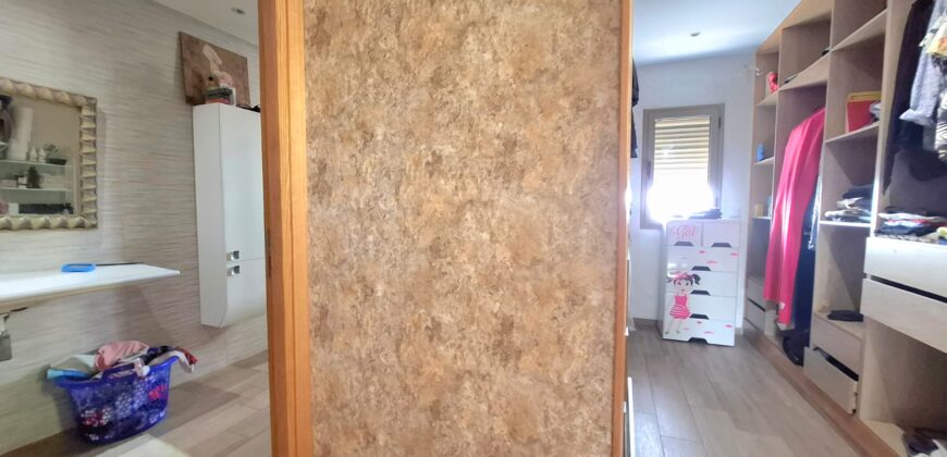 Superbe Villa Jumelée avec Piscine à Bouskoura sur Colline