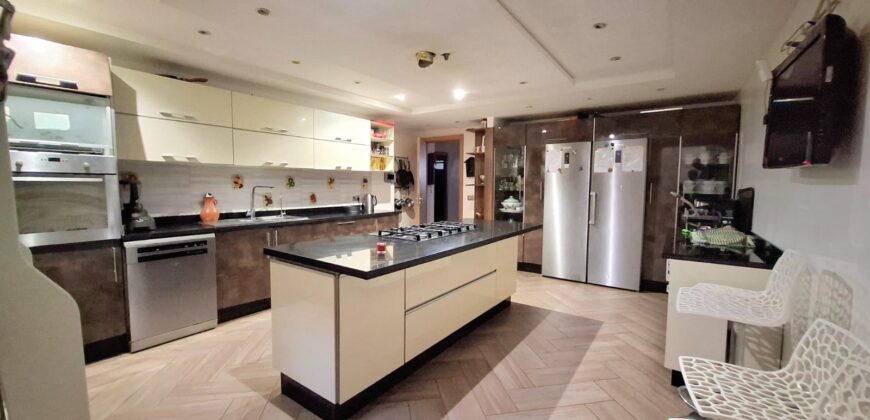 Superbe Villa Jumelée avec Piscine à Bouskoura sur Colline