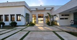 Domaine de Prestige sur 8000m² de Terrain et 1300m² Habitables