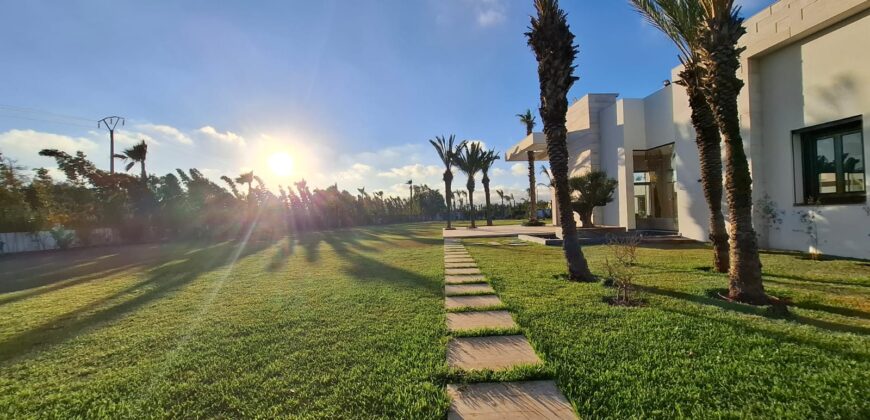 Domaine de Prestige sur 8000m² de Terrain et 1300m² Habitables