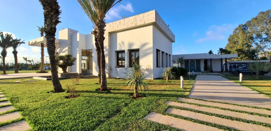 Domaine de Prestige sur 8000m² de Terrain et 1300m² Habitables