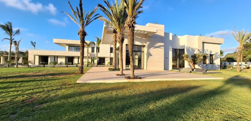 Domaine de Prestige sur 8000m² de Terrain et 1300m² Habitables