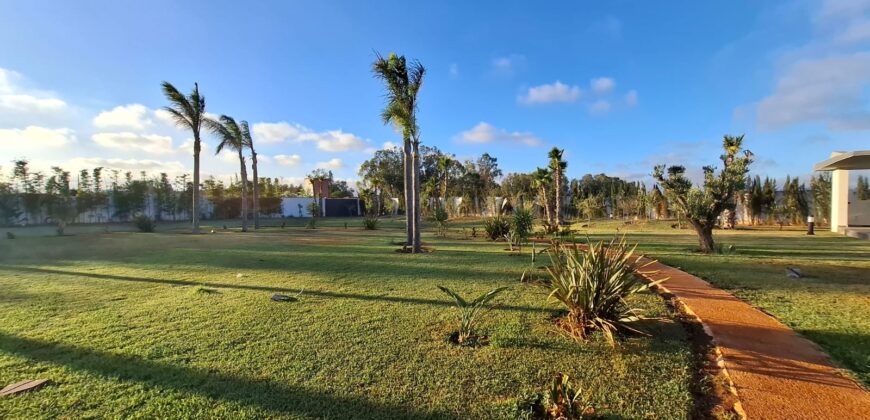 Domaine de Prestige sur 8000m² de Terrain et 1300m² Habitables