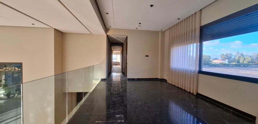 Domaine de Prestige sur 8000m² de Terrain et 1300m² Habitables