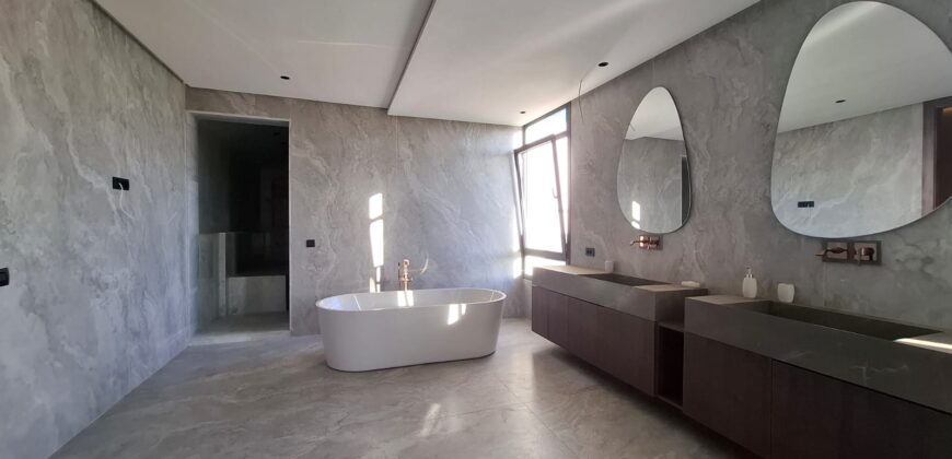 Domaine de Prestige sur 8000m² de Terrain et 1300m² Habitables