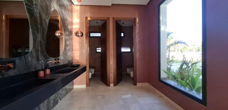 Domaine de Prestige sur 8000m² de Terrain et 1300m² Habitables