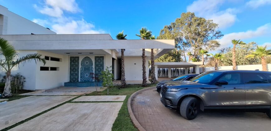 Domaine de Prestige sur 8000m² de Terrain et 1300m² Habitables