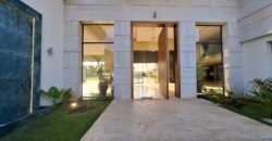 Domaine de Prestige sur 8000m² de Terrain et 1300m² Habitables