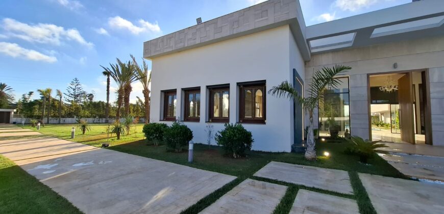 Domaine de Prestige sur 8000m² de Terrain et 1300m² Habitables