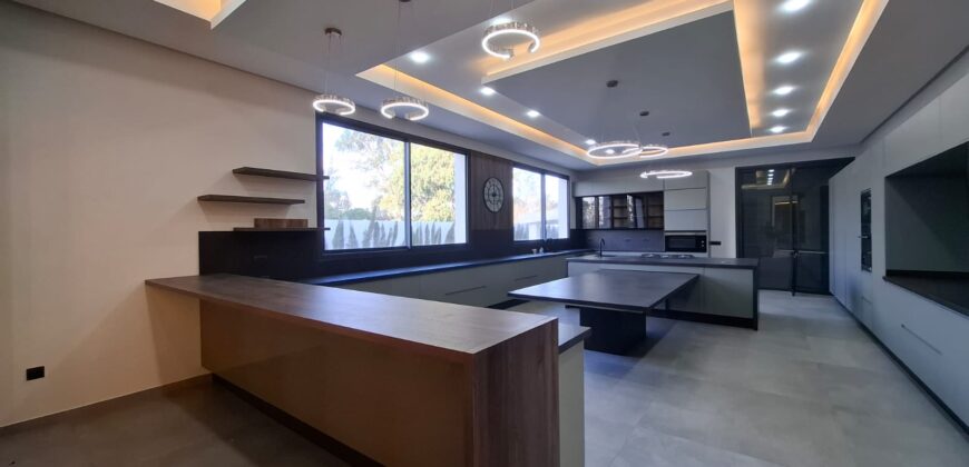 Domaine de Prestige sur 8000m² de Terrain et 1300m² Habitables