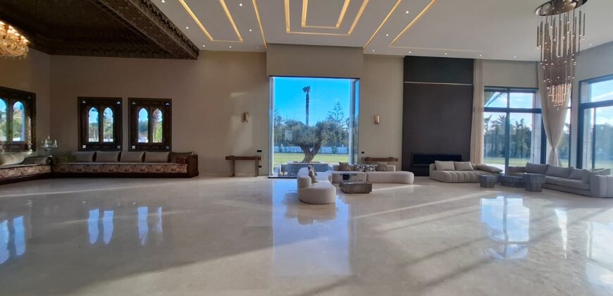 Domaine de Prestige sur 8000m² de Terrain et 1300m² Habitables