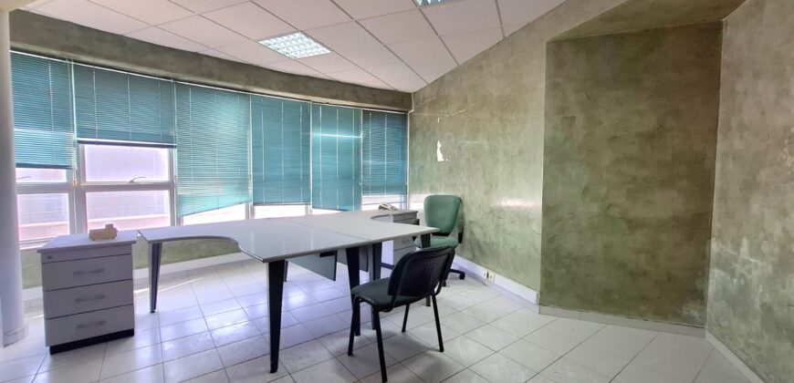 Grand Plateau De Bureau à Vendre à Derb Omar