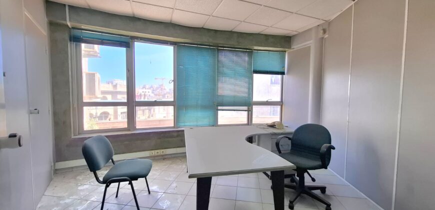 Grand Plateau De Bureau à Vendre à Derb Omar