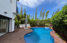 Villa Meublée à Louer avec Piscine et Jardin 3 façades Villa Meublée à Louer avec Piscine et Jardin 3 façades