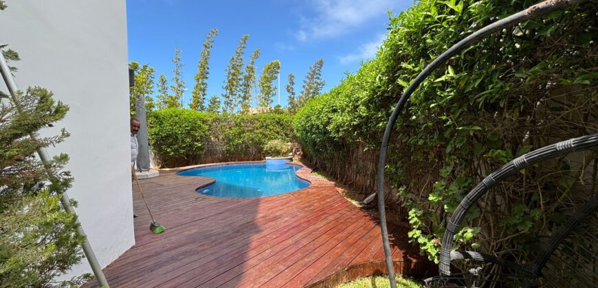 Villa Meublée à Louer avec Piscine et Jardin 3 façades Villa Meublée à Louer avec Piscine et Jardin 3 façades