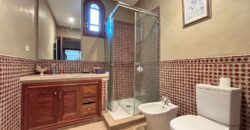 Villa de Prestige sur 2500m² de Terrain à Vendre à Dar Bouazza