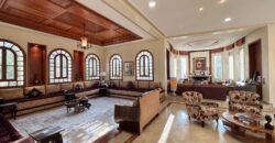 Villa de Prestige sur 2500m² de Terrain à Vendre à Dar Bouazza