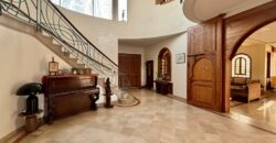 Villa de Prestige sur 2500m² de Terrain à Vendre à Dar Bouazza