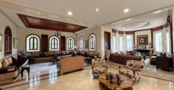 Villa de Prestige sur 2500m² de Terrain à Vendre à Dar Bouazza