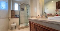 Villa de Prestige sur 2500m² de Terrain à Vendre à Dar Bouazza