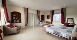 Villa de Prestige sur 2500m² de Terrain à Vendre à Dar Bouazza