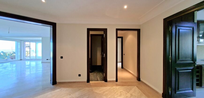 APPARTEMENT DE CACHET AVEC UNE VUE INCROYABLE SUR LA MER DE AIN DIAB À VENDRE