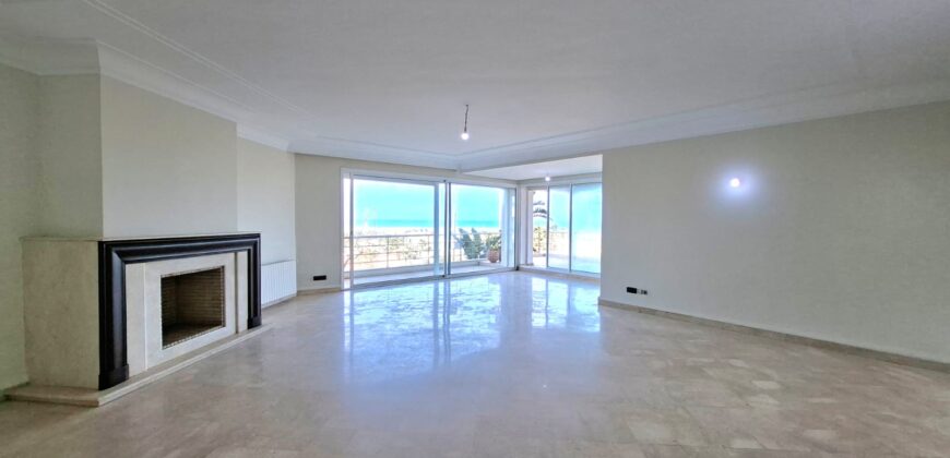 APPARTEMENT DE CACHET AVEC UNE VUE INCROYABLE SUR LA MER DE AIN DIAB À VENDRE