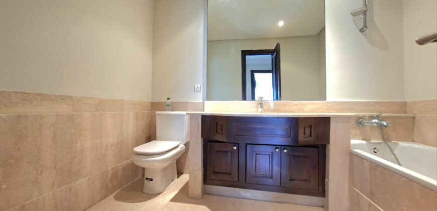 APPARTEMENT DE CACHET AVEC UNE VUE INCROYABLE SUR LA MER DE AIN DIAB À VENDRE