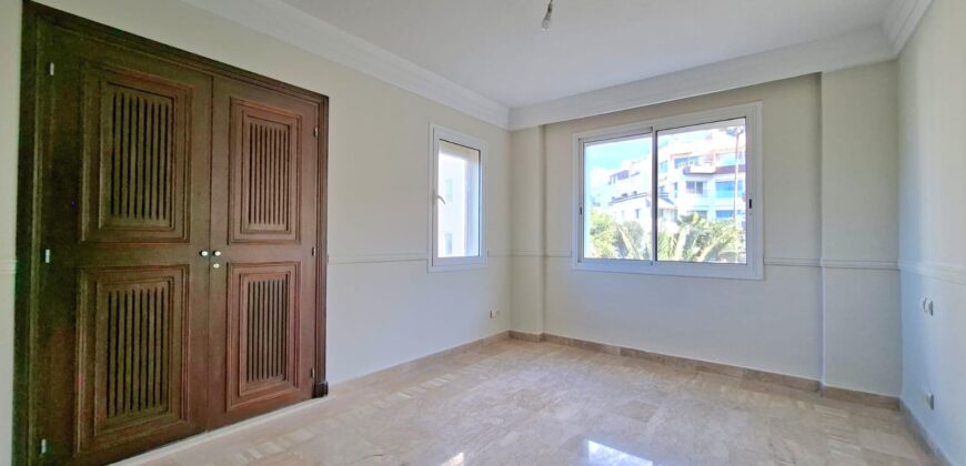 APPARTEMENT DE CACHET AVEC UNE VUE INCROYABLE SUR LA MER DE AIN DIAB À VENDRE