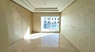 Super Appartement à la Cité Des Arts, Près de la Corniche