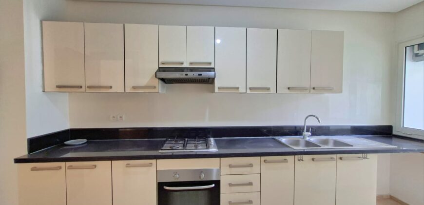 Super Appartement à la Cité Des Arts, Près de la Corniche