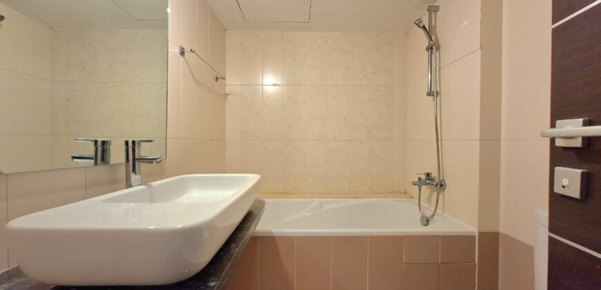 Super Appartement à la Cité Des Arts, Près de la Corniche