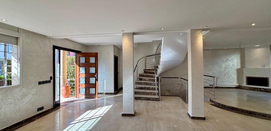 VILLA À USAGE PROFESSIONNEL À LOUER À CIL