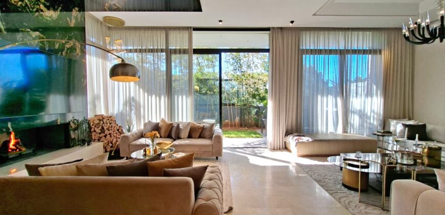 Villa de Luxe Vue sur Mer à Vendre à Dar Bouazza