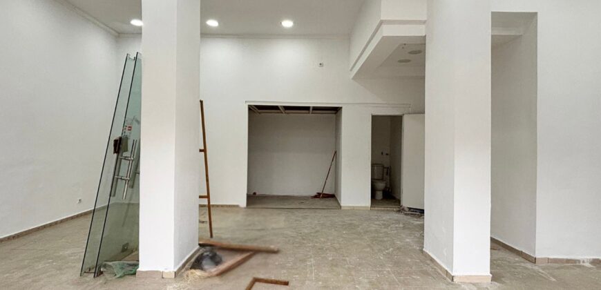 Local commercial à louer à Bourgogne 78m2