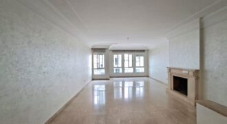 Appartement à louer 3 chambres 168m2 à Racine