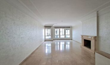 Appartement à louer 3 chambres 168m2 à Racine