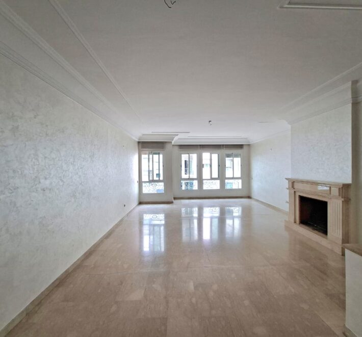 Appartement à louer 3 chambres 168m2 à Racine