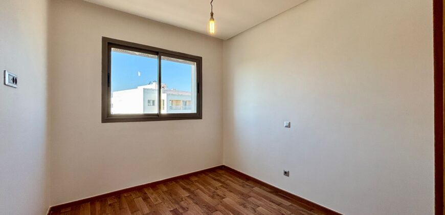 Appartement traversant à Almaz dernier étage