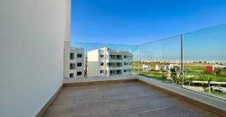 Appartement traversant à Almaz dernier étage