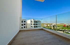 Appartement traversant à Almaz dernier étage