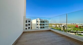 Appartement traversant à Almaz dernier étage