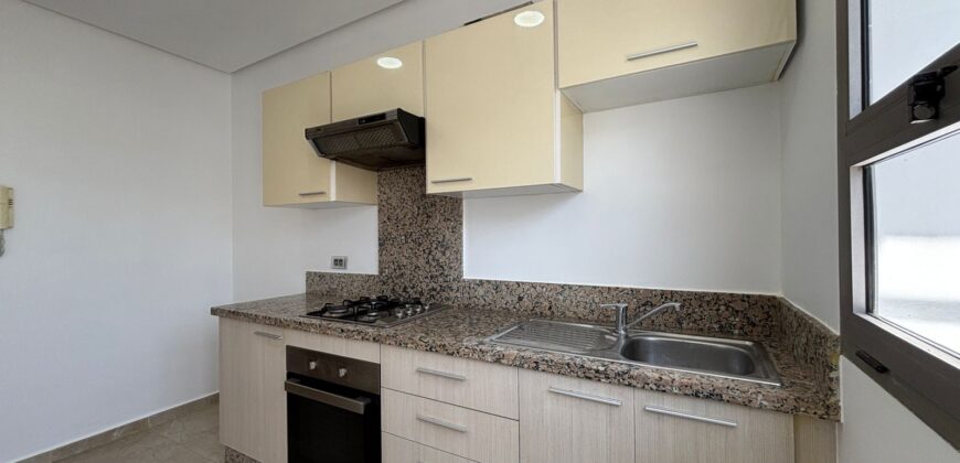 Appartement traversant à Almaz dernier étage