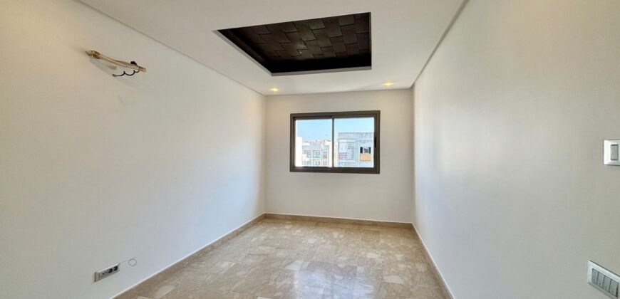 Appartement traversant à Almaz dernier étage