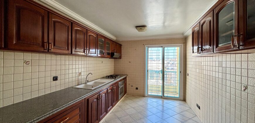 Appartement traversant dernier étage à vendre