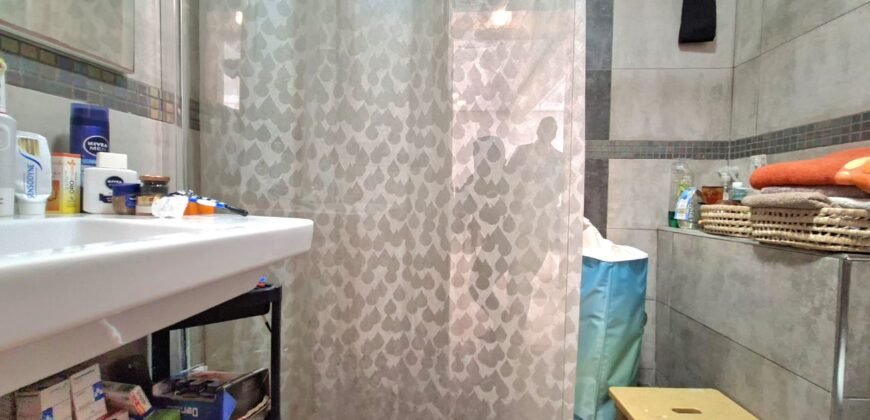 Appartement traversant au 4eme étage à vendre