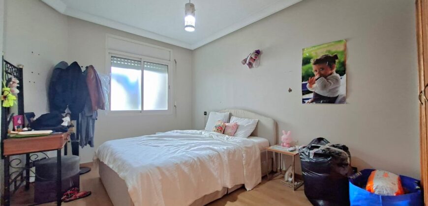 Appartement traversant au 4eme étage à vendre